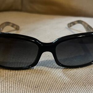 Burberry  Sunglasses LIKE NEW